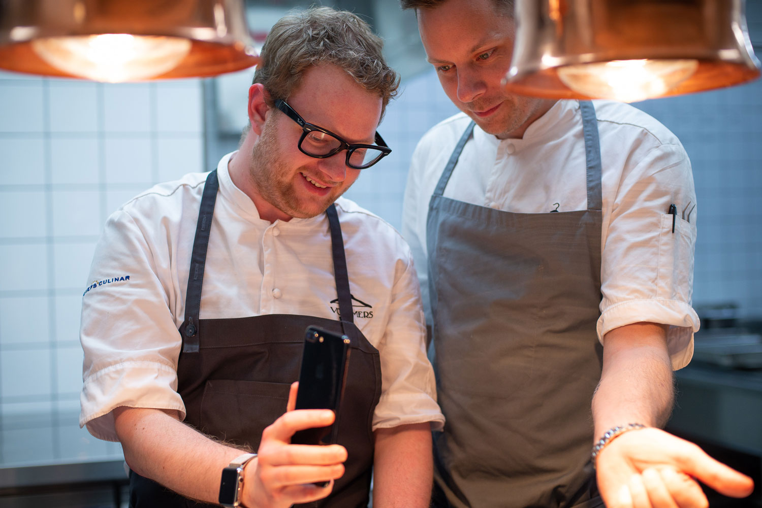 Pierre Orsander tar en bild tillsammans med Mats Vollmer på Vollmers